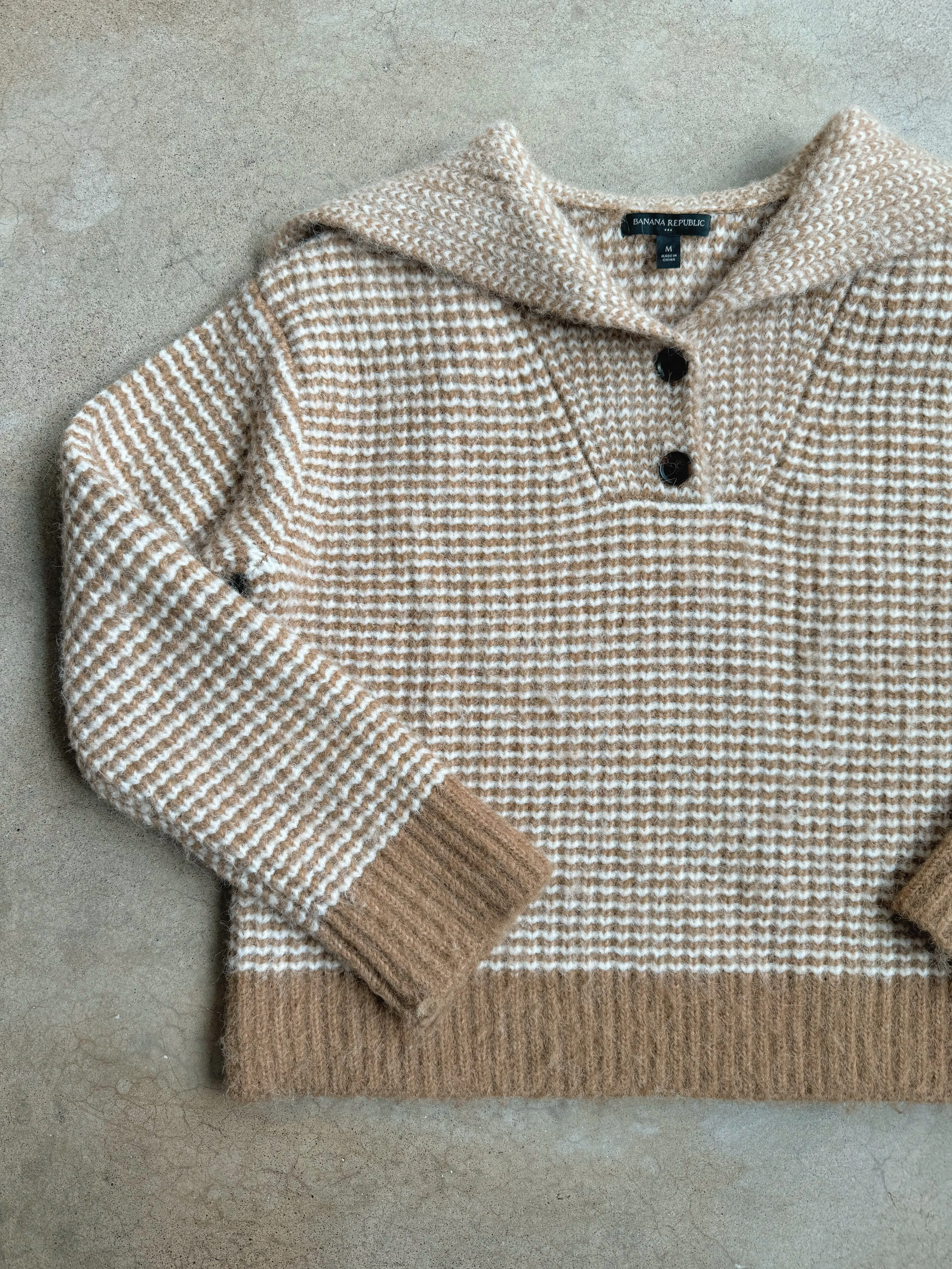 Banana Republic Neutral Wide Collar Sweater (M)