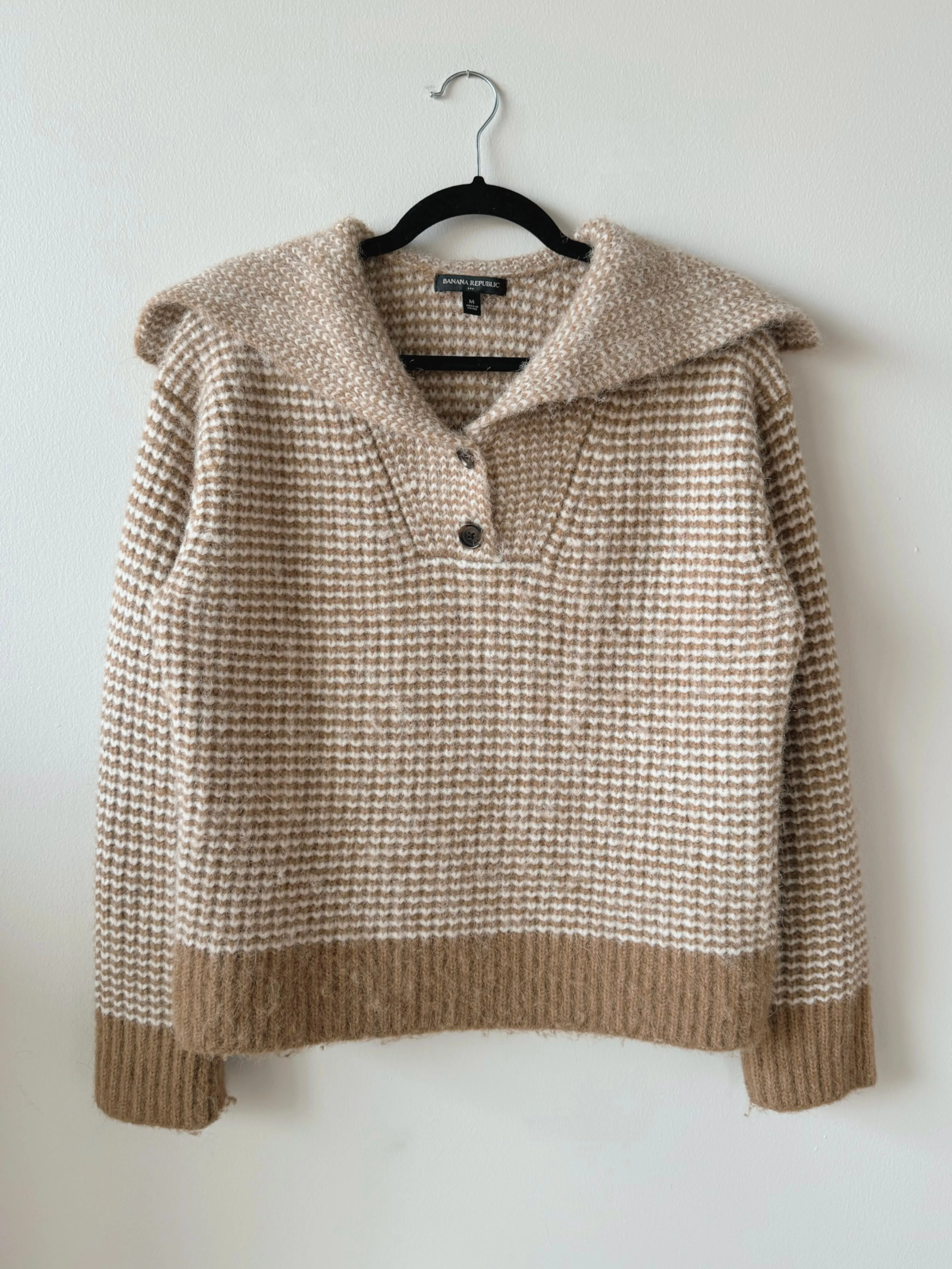 Banana Republic Neutral Wide Collar Sweater (M)